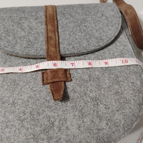 Universal Threads Crossbody Bag - Picture 8 of 9